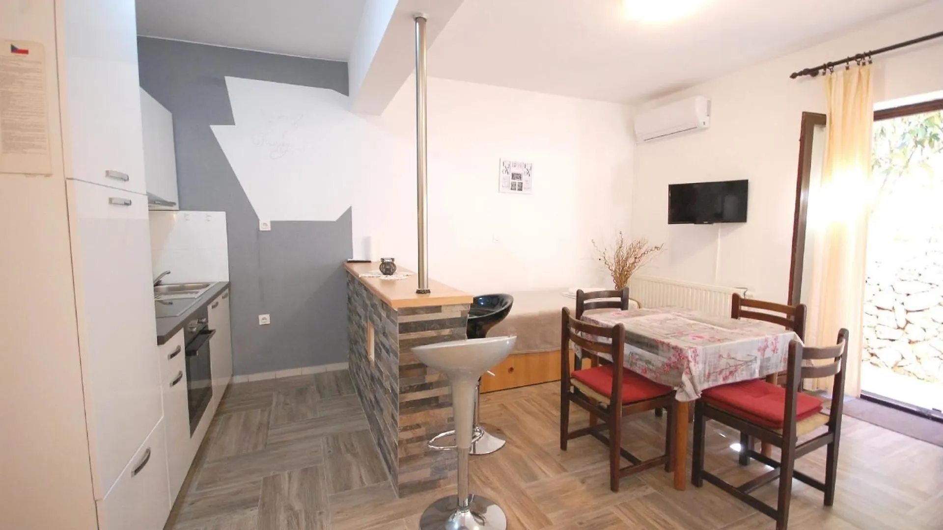 Apartment Studio Fuer 2 Personen Ca 30 Qm In Njivice, Kvarner Bucht Krk