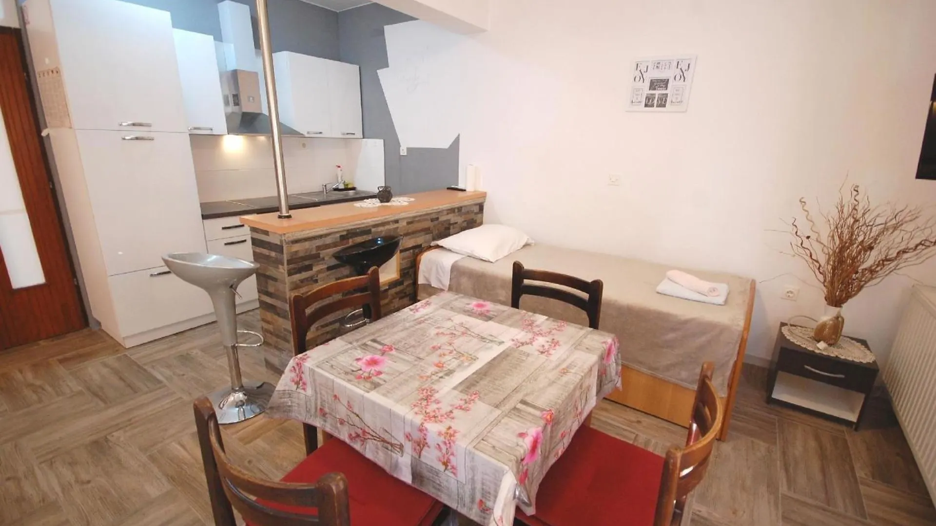 Studio Fuer 2 Personen Ca 30 Qm In Njivice, Kvarner Bucht Krk Chorvatsko
