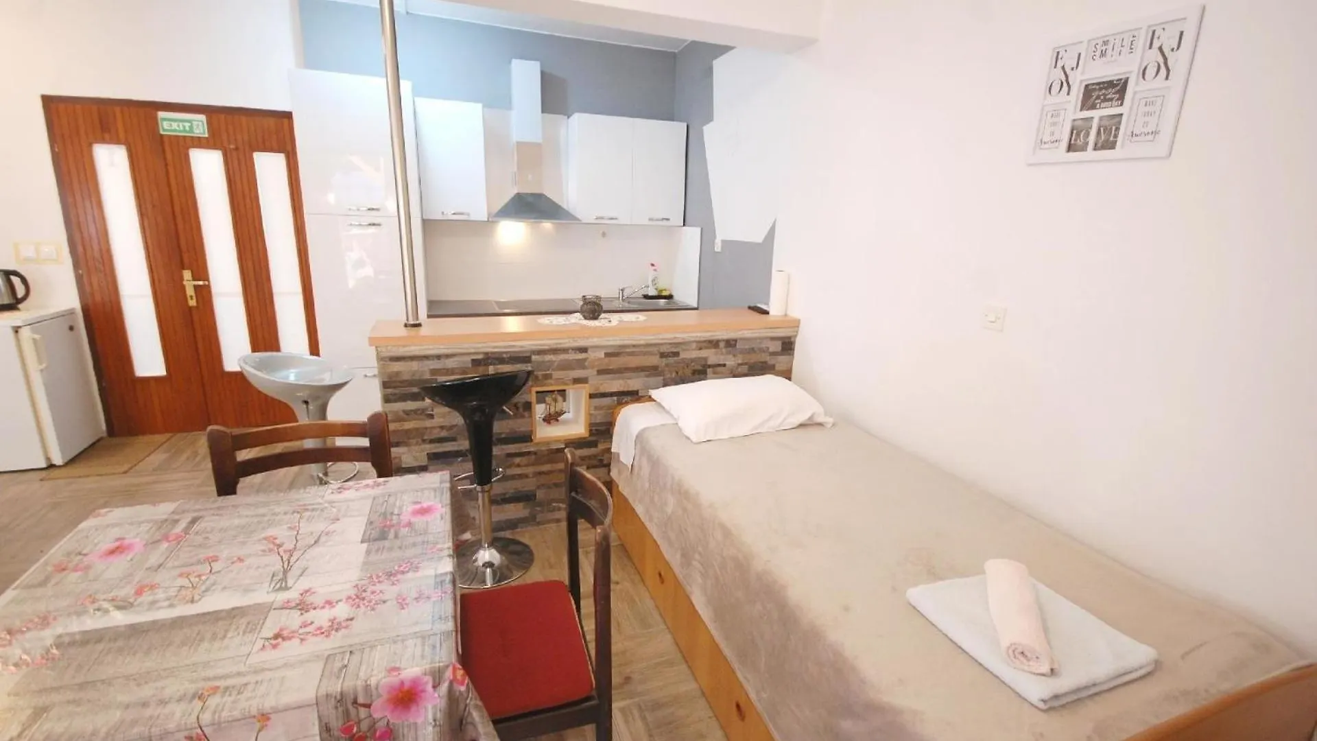 Studio Fuer 2 Personen Ca 30 Qm In Njivice, Kvarner Bucht Krk